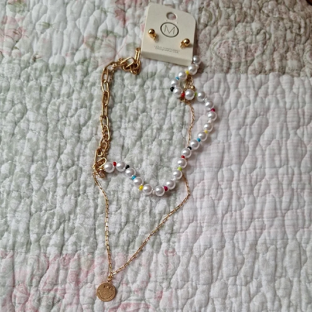 SET of 2 necklaces, Gold and Multicolor Pearl Necklace Set - Picture 6 of 8